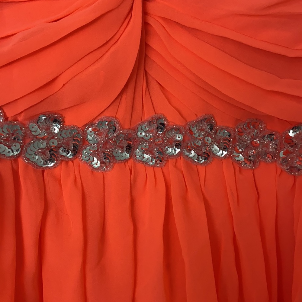 Dress - Picture 3 of 4